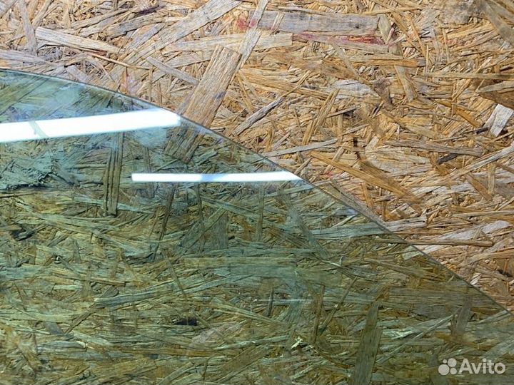 Стекло двери переднее правое Nissan X-Trail T31