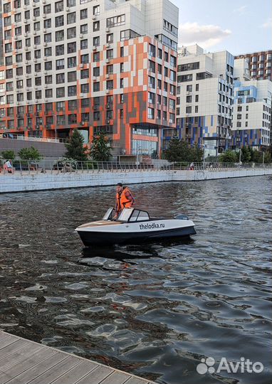 Аренда катера без капитана/Прокат по Москва реке