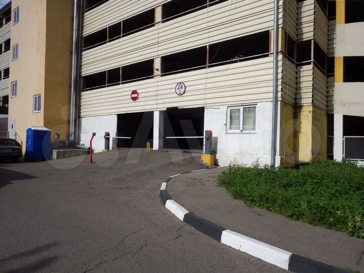 Машиноместо, 14 м²