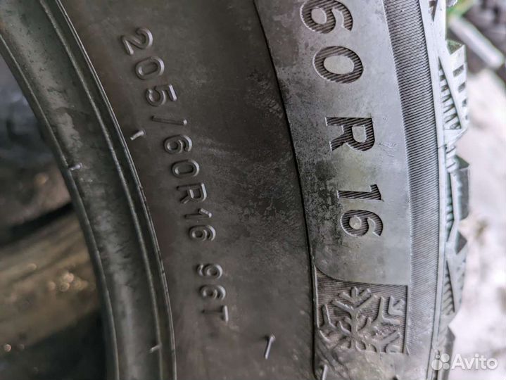 Michelin X-Ice North 4 205/60 R16