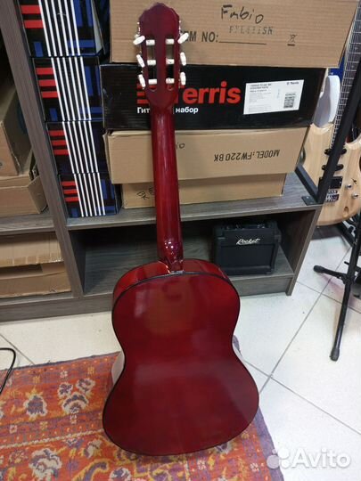 Гитара классическая с дефектом