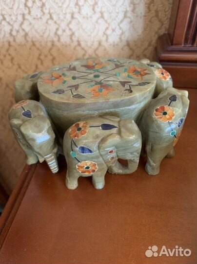 Шкатулка из камня нефрит