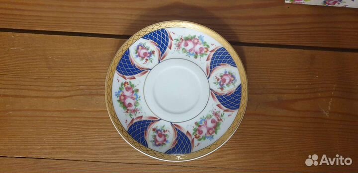 Фарфоровый чайный сервиз