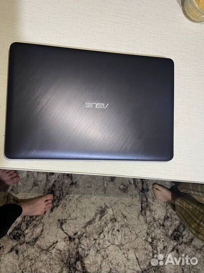 Ноутбук asus