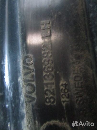 Подножка левая Volvo 82136982