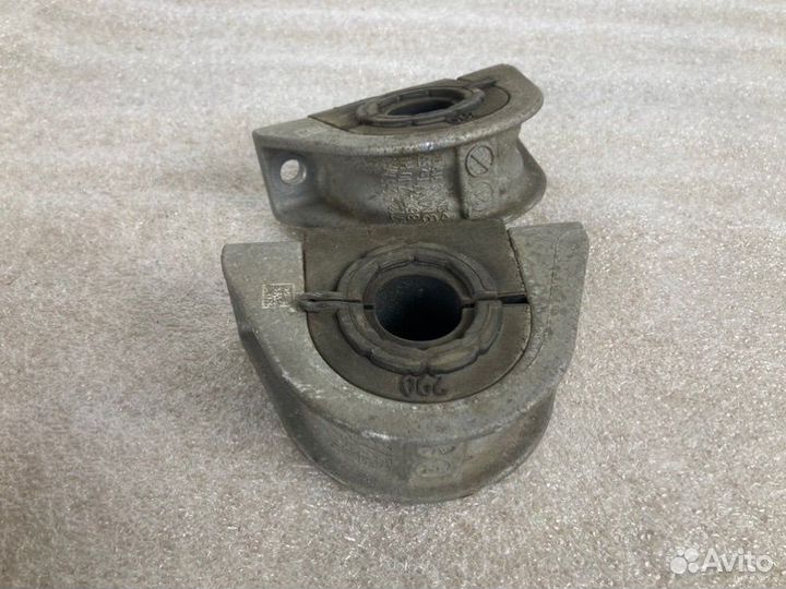 Скоба стабилизатора передняя Bmw 5 7 8 X5 X6 X7 Xm