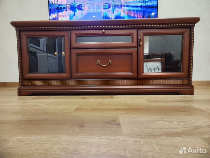 Тумба под телевизор