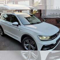 Volkswagen Tiguan 2.0 AMT, 2019, 63 200 км, с пробегом, цена 1 950 000 руб.