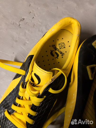 Футбольные бутсы sondico venata