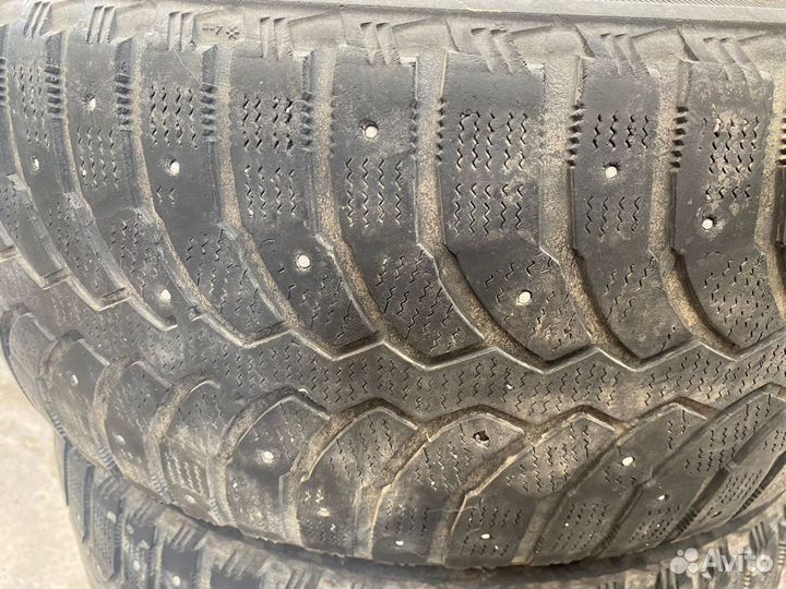 Bridgestone Blizzak Spike-01 225/50 R17