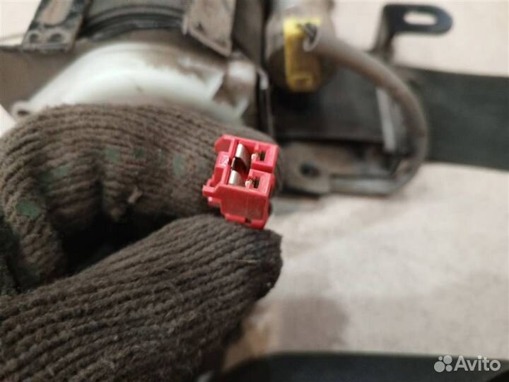 Ремень безопасности передний правый Mitsubishi Pa