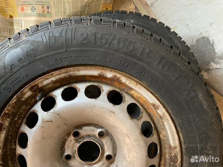 Зимняя резина на дисках 215 65 16