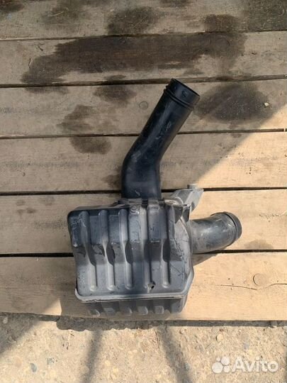 Абсорбер воздушных паров Honda Civic 8 4D