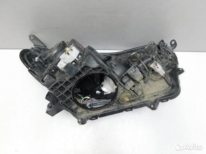 Фара левая Toyota RAV4