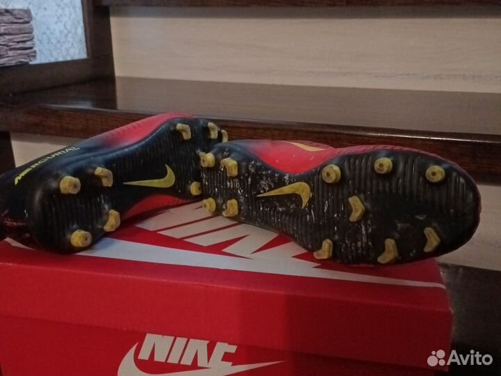 Футбольные бутсы nike mercurial