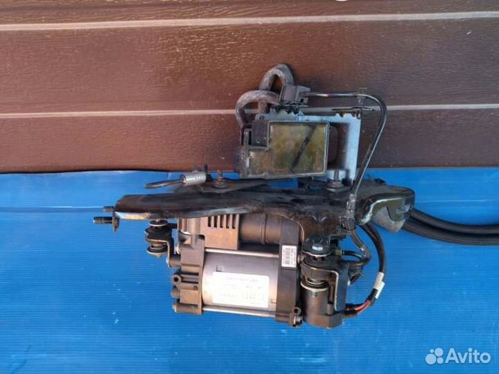 Компрессор подвески Jeep Grand Cherokee WK2 3.0 D