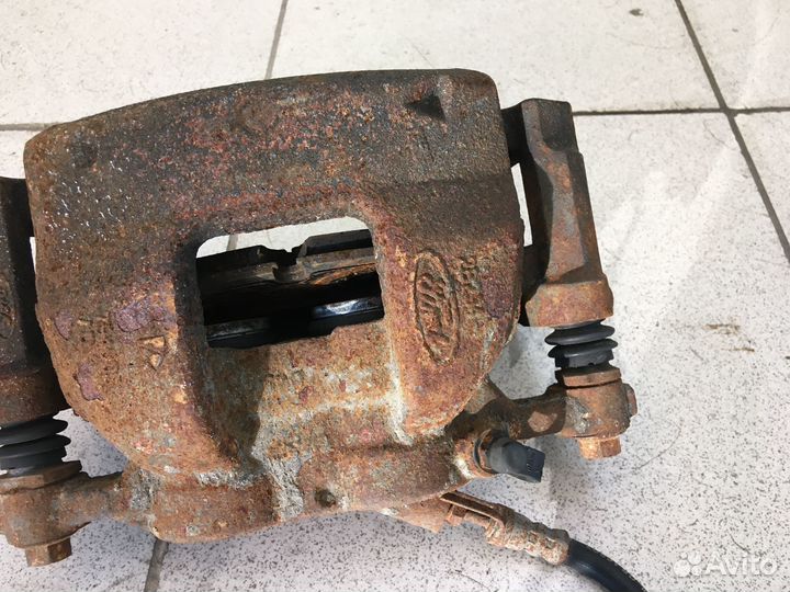 Суппорт тормозной передний R. L. Ford Transit 22г