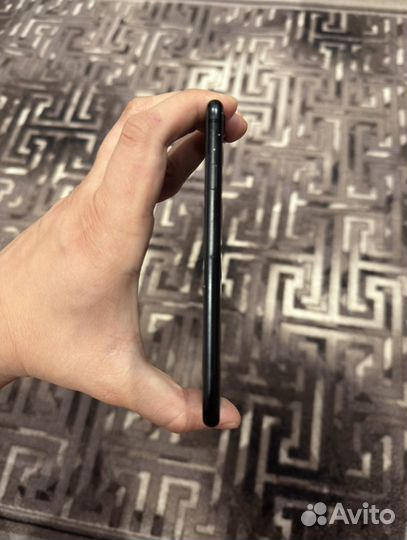 iPhone SE (2020), 64 ГБ