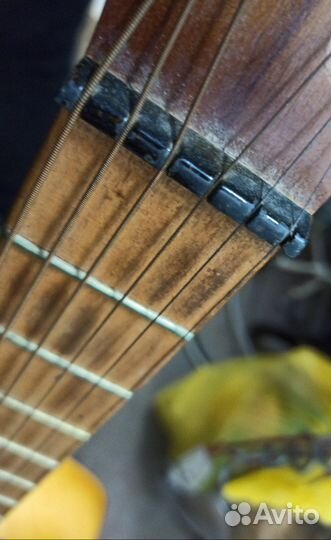 Акустическая гитара 