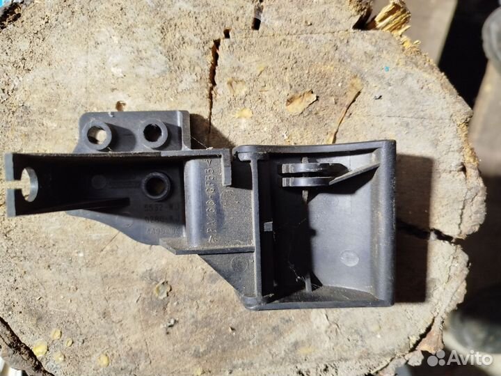 Ручка открытия капота Cherokee wj