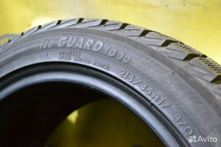Yokohama Ice Guard IG30 215/45 R17