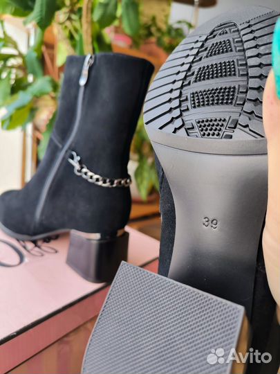 Ботильоны натуральная кожа 39 новые