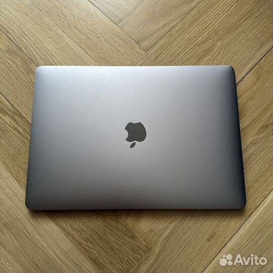 Apple MacBook Air 2019 13' серый космос 8/128 GB