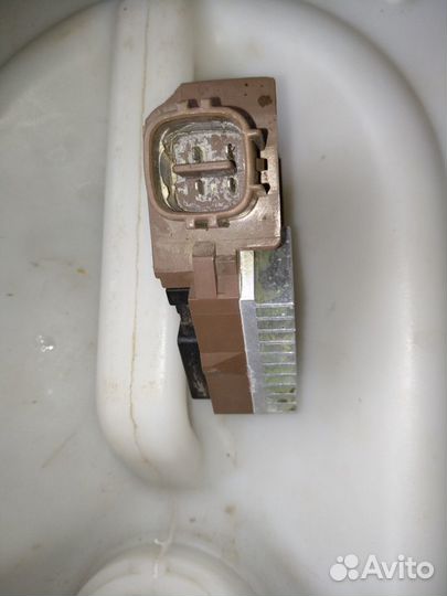 Регулятор напряжения генератора тайота