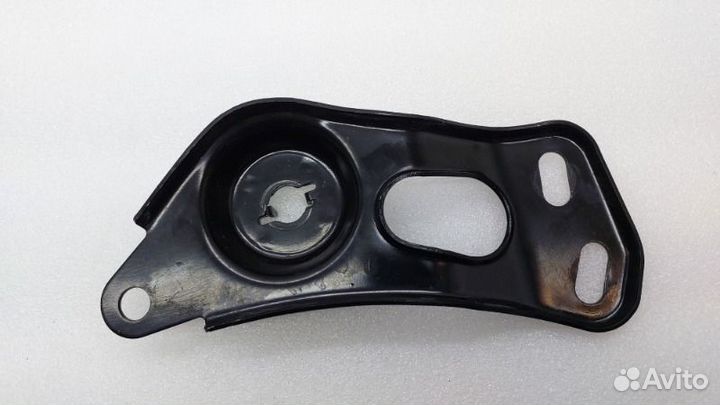 Кронштейн подрамника передний правый Hyundai