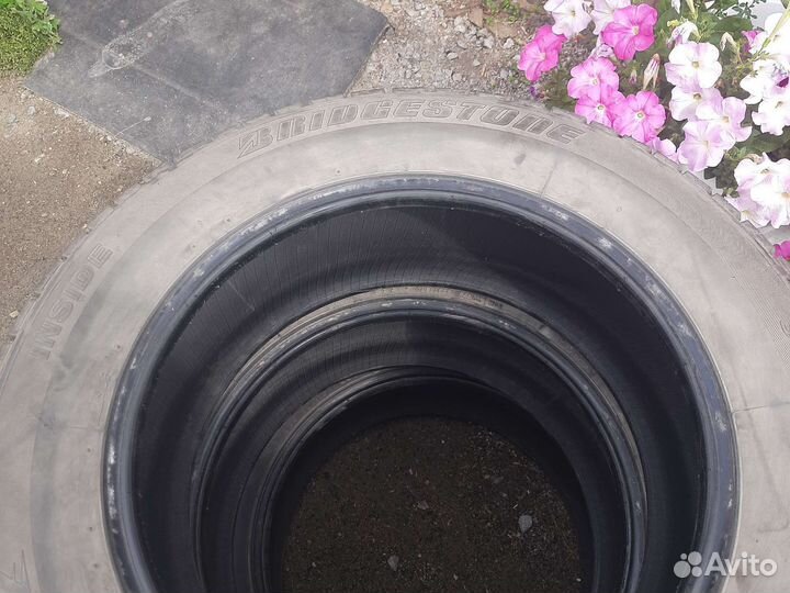 Bridgestone Blizzak Revo GZ 225/60 R17