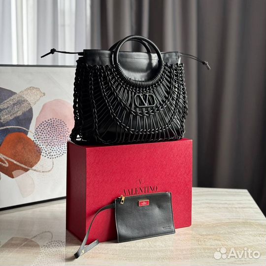 Плетенные сумки valentino