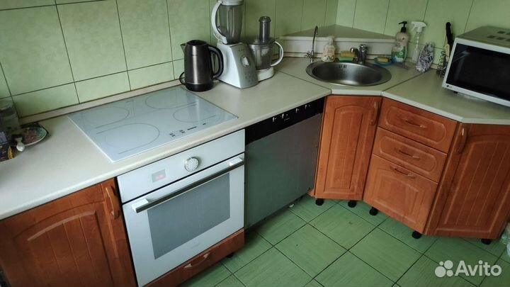 Кухонный гарнитур угловой бу для маленькой кухни