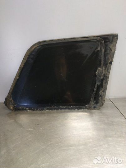 Стекло заднее левое Mitsubishi Lancer cedia