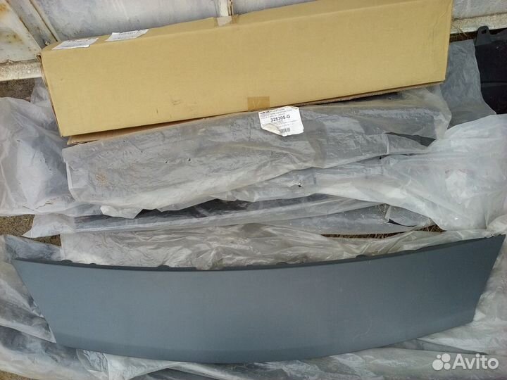 Renault Scenic 2 2003-2006 г накладка над бампером