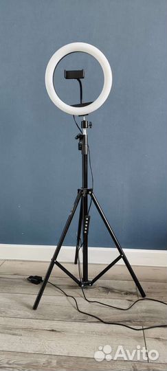 Кольцевая светодиодная лампа