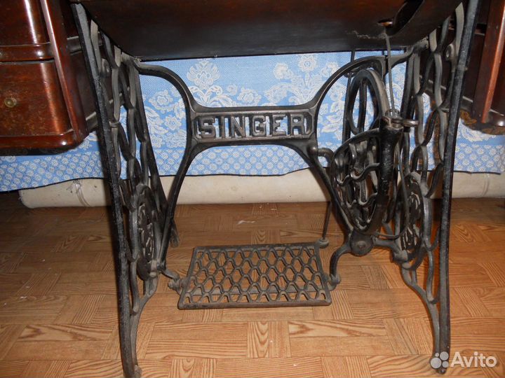 Ножная швейная машина Singer