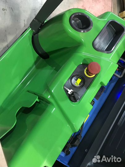 Штабелер самоходный