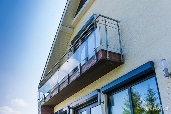 Стеклянное ограждение для балкона