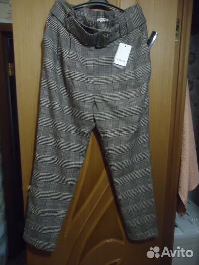 Брюки новые жен,48/50р,классика,карманы