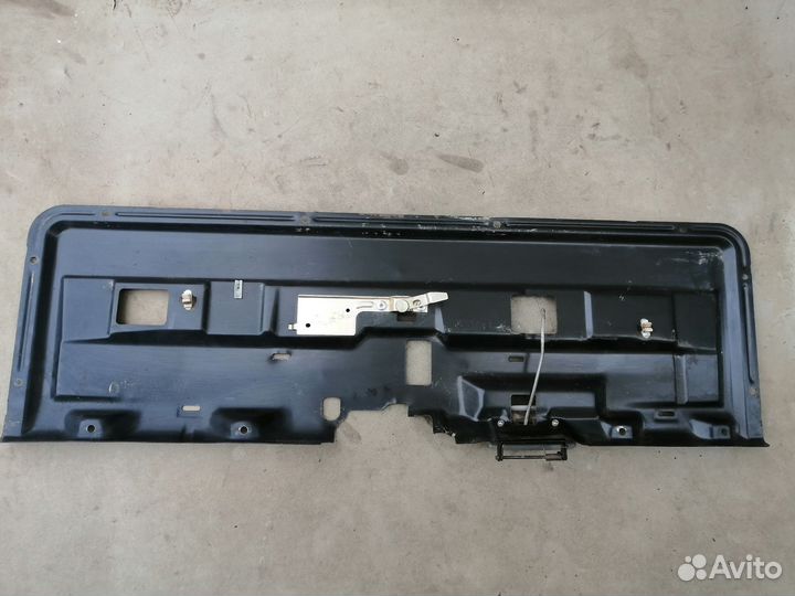 Накладка двери багажника для Chevrolet Blazer 1998