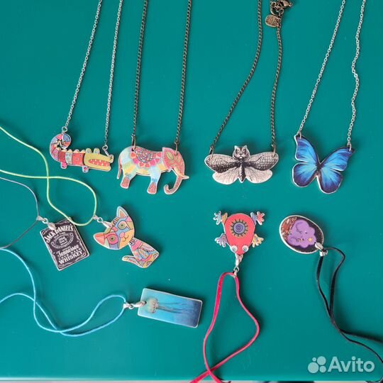 Подвеска на цепочке, кулон на шнурке. Бижутерия