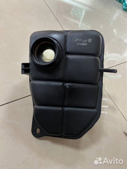 Расширительный бачок Mersedes Benz