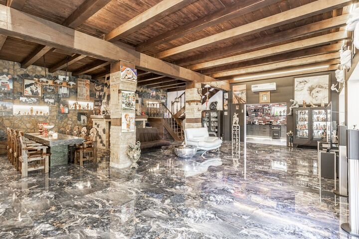 Дом 454 м² на участке 26 сот.