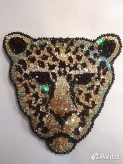 Вышитая аппликация 