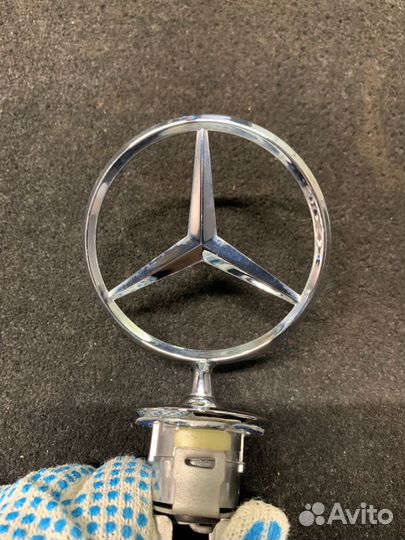 Эмблема капота Mercedes-Benz