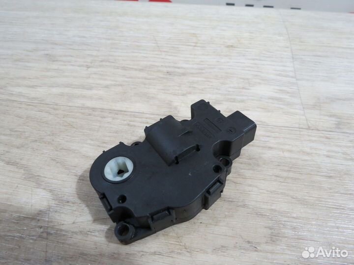 Моторчик заслонки печки на BMW X4 F26