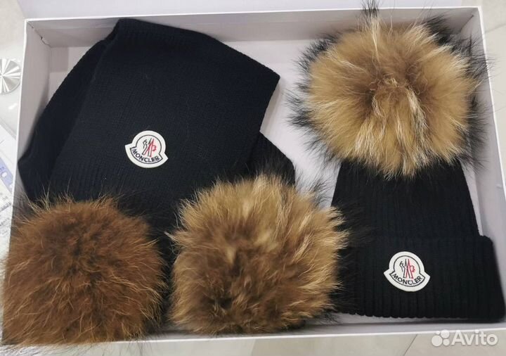 Шапка с помпоном Moncler