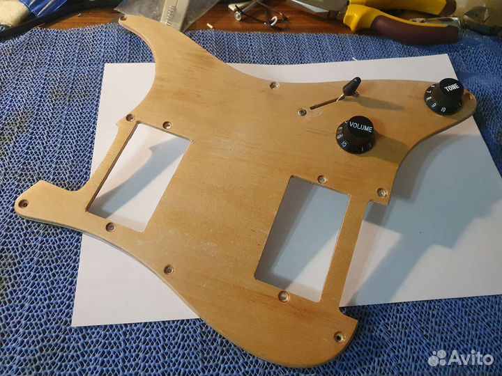 Пикгард на stratocaster hh с электроникой