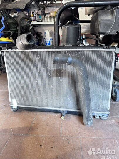 Радиатор охлаждения на Lexus GS 300
