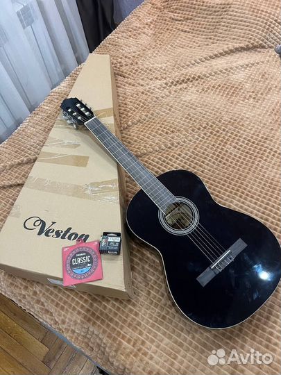 Продам гитару Veston C-45 BK
